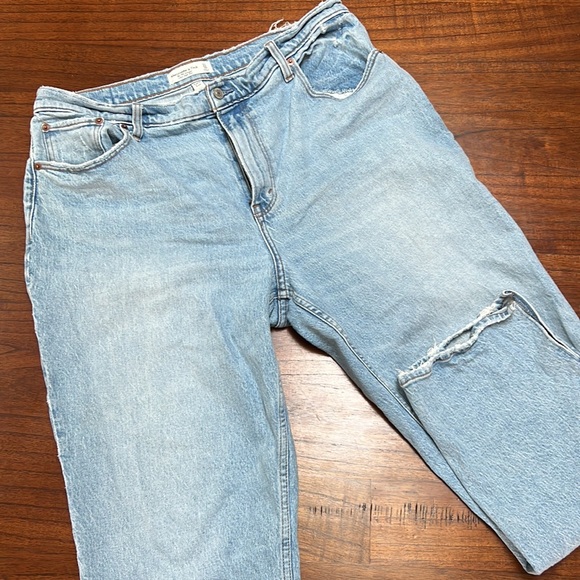 Abercrombie curve love 90’s straight ultra high rise vent hem jeans size 33 - Picture 6 of 9